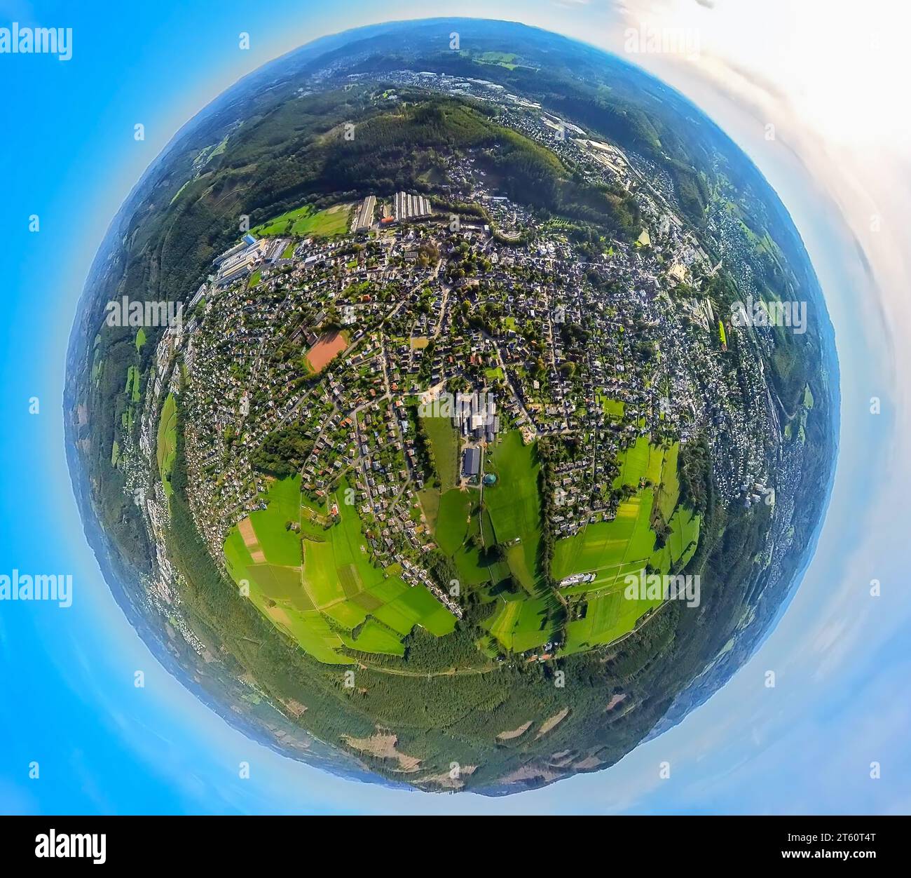 Luftaufnahme, Ferndorf-Ansicht, Erdkugel, Fischaugenbild, 360-Grad-Bild, Tiny World, Ferndorf, Kreuztal, Sauerland, Nordrhein-Westfalen, Deutsch Stockfoto