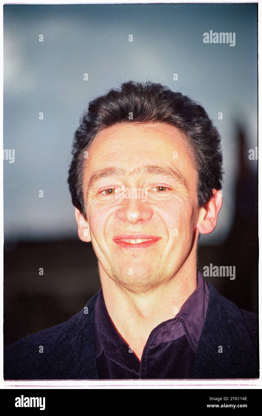 PAUL WHITEHOUSE, COMEDIAN, YOUNG, LONDON, 1996: Interview-Porträt des Comedians und Schauspielers Paul Whitehouse in North London, England, Großbritannien während der Fast Show-Dreharbeiten im November 1996. Das war ein großer Durchbruch für diese moderne britische Comedy-Legende. Foto: Rob Watkins Stockfoto