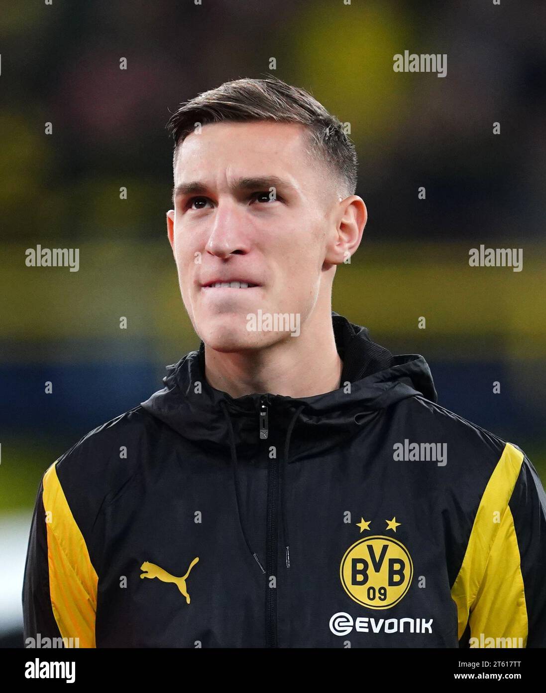 Borussia Dortmunds Nico Schlotterbeck vor dem Spiel der UEFA Champions League Gruppe F im Signal Iduna Park, Dortmund. Bilddatum: Dienstag, 7. November 2023. Stockfoto