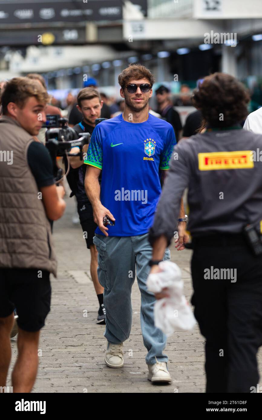 PIERRE GASLY vom BWT ALPINE F1-TEAM kommt am 05. November 2023 im Rahmen des F1 Sao Paulo Grand Prix im Autodromo Jose Carlos Pace im Fahrerlager an Stockfoto