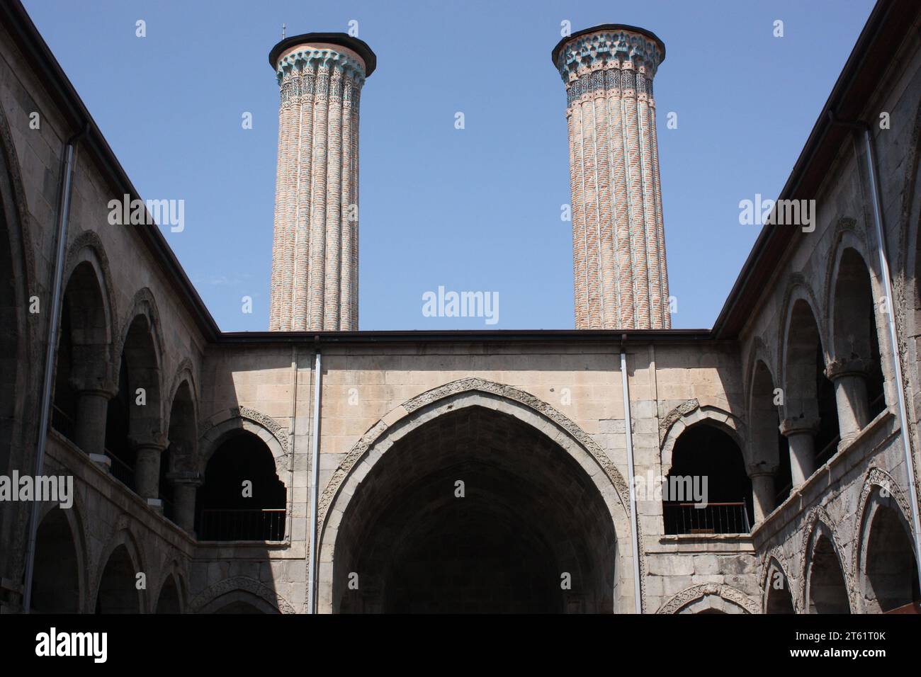 Cifte Minareli Medrese, die Doppel-Minarett-Madrasa in Erzurum, Türkei Stockfoto