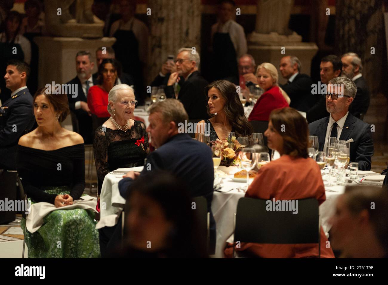 Kopenhagen, Dänemark. November 2023. Kronprinzessin Mary, Königin Margrethe von Dänemark, Königin Letizia von Spanien und Kronprinz Frederik nehmen am 7. November 2023 während ihres Staatsbesuchs in Dänemark an einer Rückkehrvereinbarung Teil, die König Felipe und Königin Letizia von Spanien in Glyptoteket in Kopenhagen veranstalteten. (Foto: Ricardo Ramirez/NurPhoto) Credit: NurPhoto SRL/Alamy Live News Stockfoto