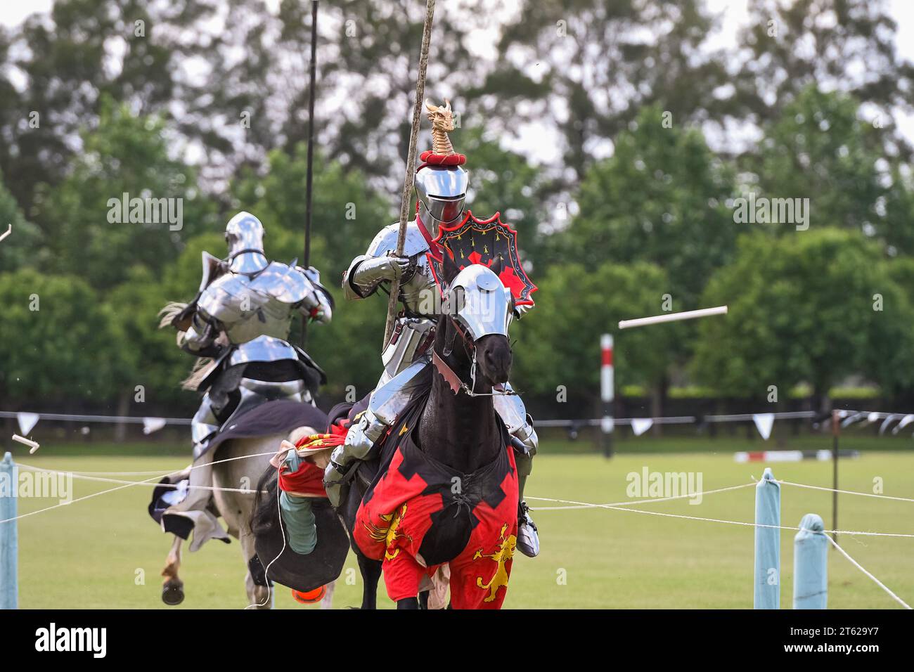 Ritterturnier. Mittelalterliche Ritter während eines Turniers. Ritterwettbewerb. Stockfoto