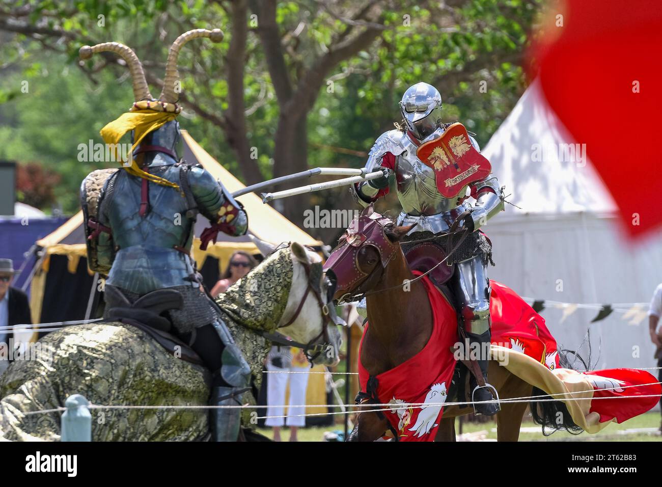 Ritterturnier. Mittelalterliche Ritter während eines Turniers. Ritterwettbewerb. Stockfoto