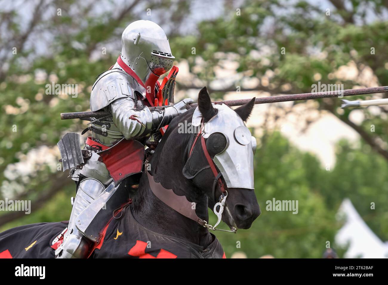 Ritterturnier. Mittelalterliche Ritter während eines Turniers. Ritterwettbewerb. Stockfoto