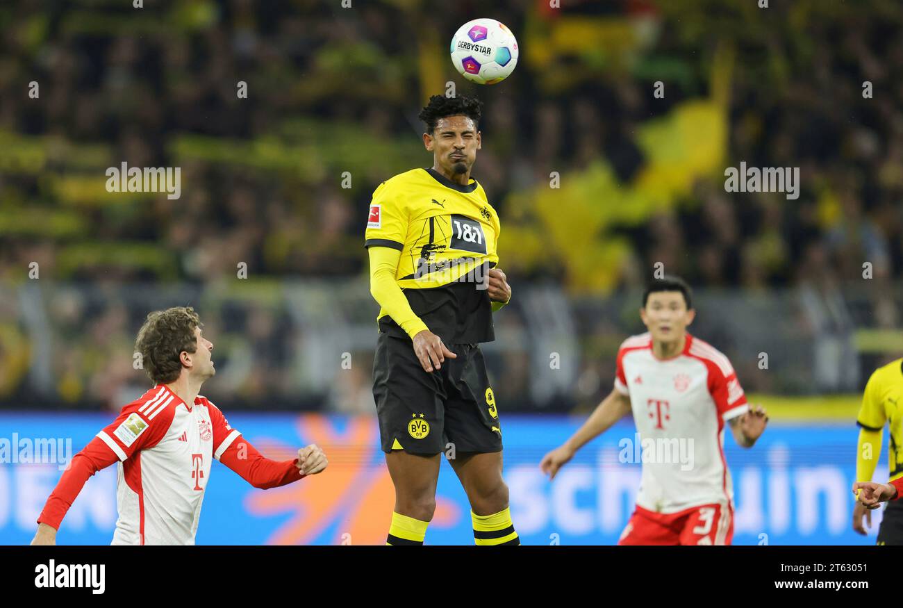 Dortmund, Deutschland. November 2023. firo: 04.11.2023, Fußball, 1.Bundesliga, 1.Liga, Saison 2023/2024, BVB, Borussia Dortmund - FC Bayern München 0:4 Duelle Sebastien Haller, BVB/dpa/Alamy Live News Stockfoto