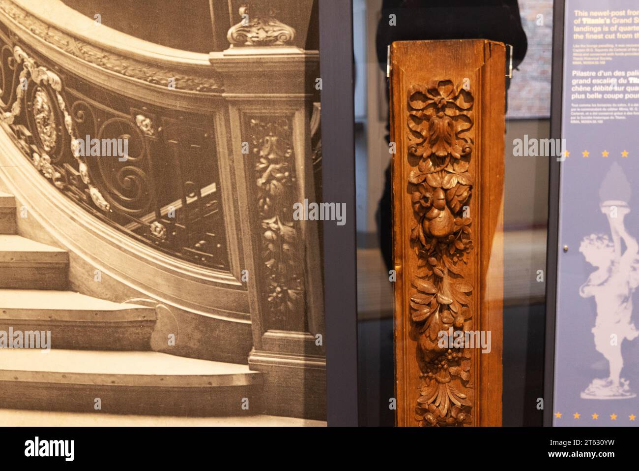 Titanic Wrack; Newel Post von der großen Treppe mit Foto seiner Position. Titanic-Artefakte von Titanic Sinking, Halifax, Nova Scotia, Kanada Stockfoto