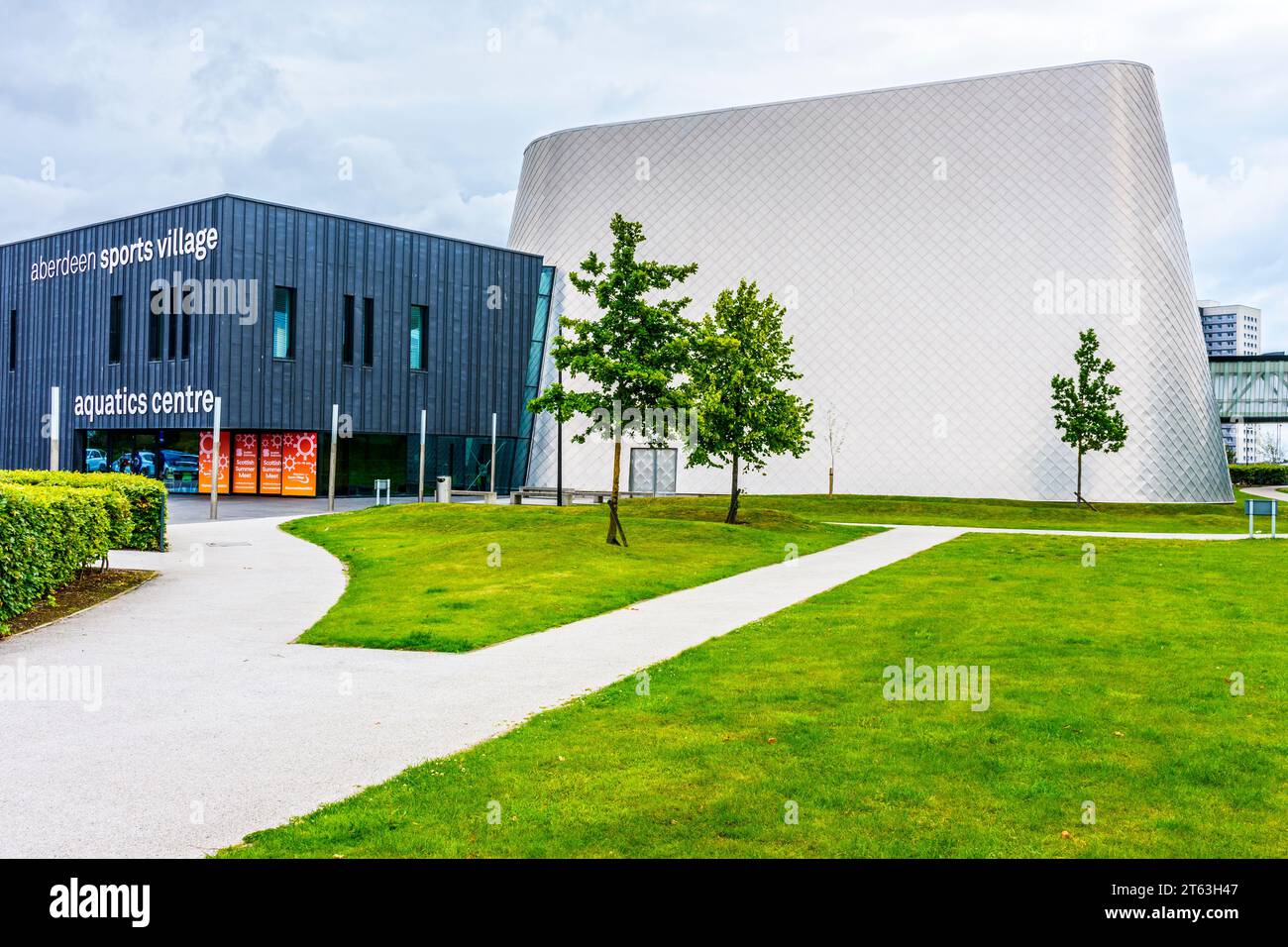 Das Gebäude des Aquatics Centre im Aberdeen Sports Village, Aberdeen, Schottland, Großbritannien. Architekten: FaulknerBrowns Stockfoto
