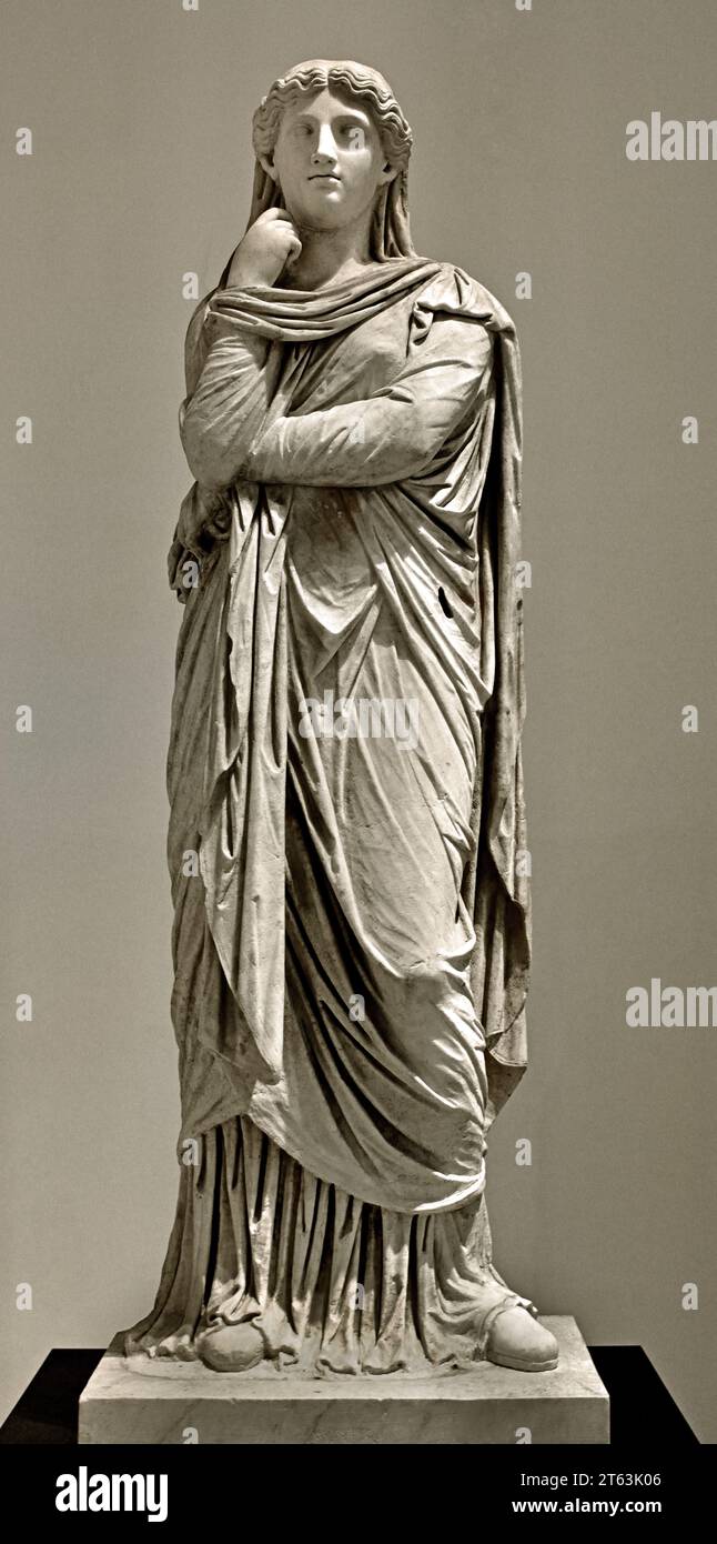 Frau, die einen Schleier über dem Kopf trägt ( Pudicitia ), Pompeji-Tempel von Fortuna Augusta, 1. Jahrhundert n. Chr. nationales Archäologisches Museum von Neapel Italien. Stockfoto