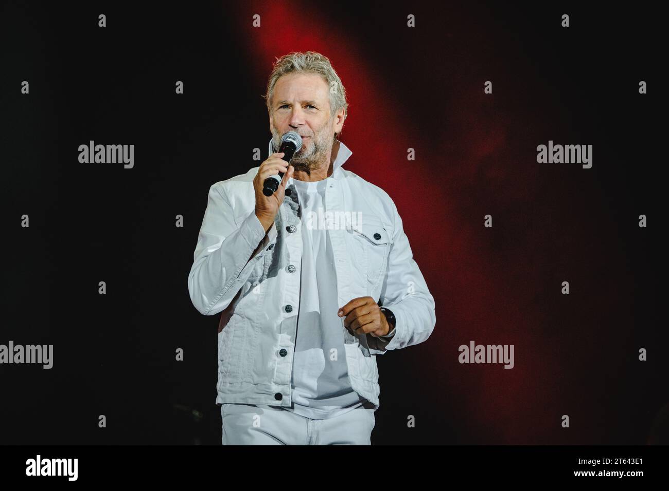 Zürich, Schweiz. Oktober 2023. Die Nockis tritt während der Großen Schlagerparty 2023 im Hallenstadion in Zürich auf. Hier ist Sänger Gottfried Würcher live auf der Bühne zu sehen. (Foto: Gonzales Foto - Tilman Jentzsch). Stockfoto