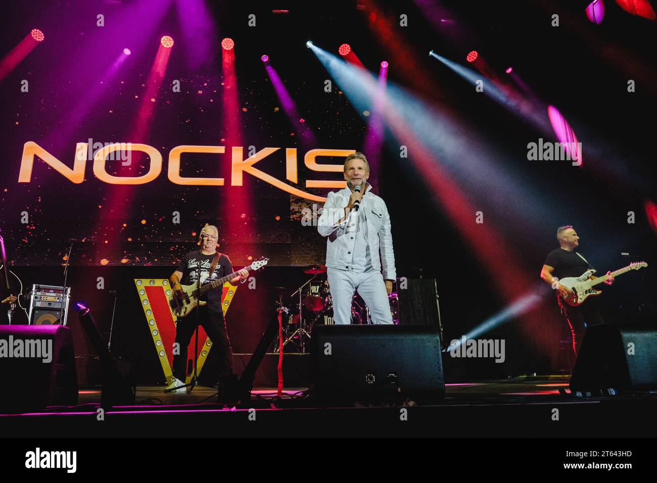 Zürich, Schweiz. Oktober 2023. Die Nockis tritt während der Großen Schlagerparty 2023 im Hallenstadion in Zürich auf. Hier ist Sänger Gottfried Würcher live auf der Bühne zu sehen. (Foto: Gonzales Foto - Tilman Jentzsch). Stockfoto