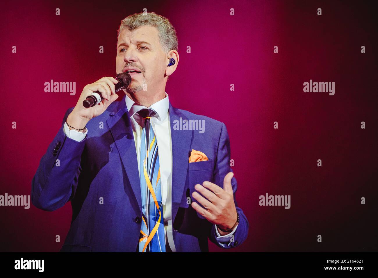 Zürich, Schweiz. Oktober 2023. Der argentinisch-Tiroler Schlagersänger Semino Rossi konzertiert während der Großen Schlagerparty 2023 im Hallenstadion Zürich. (Foto: Gonzales Foto - Tilman Jentzsch). Stockfoto