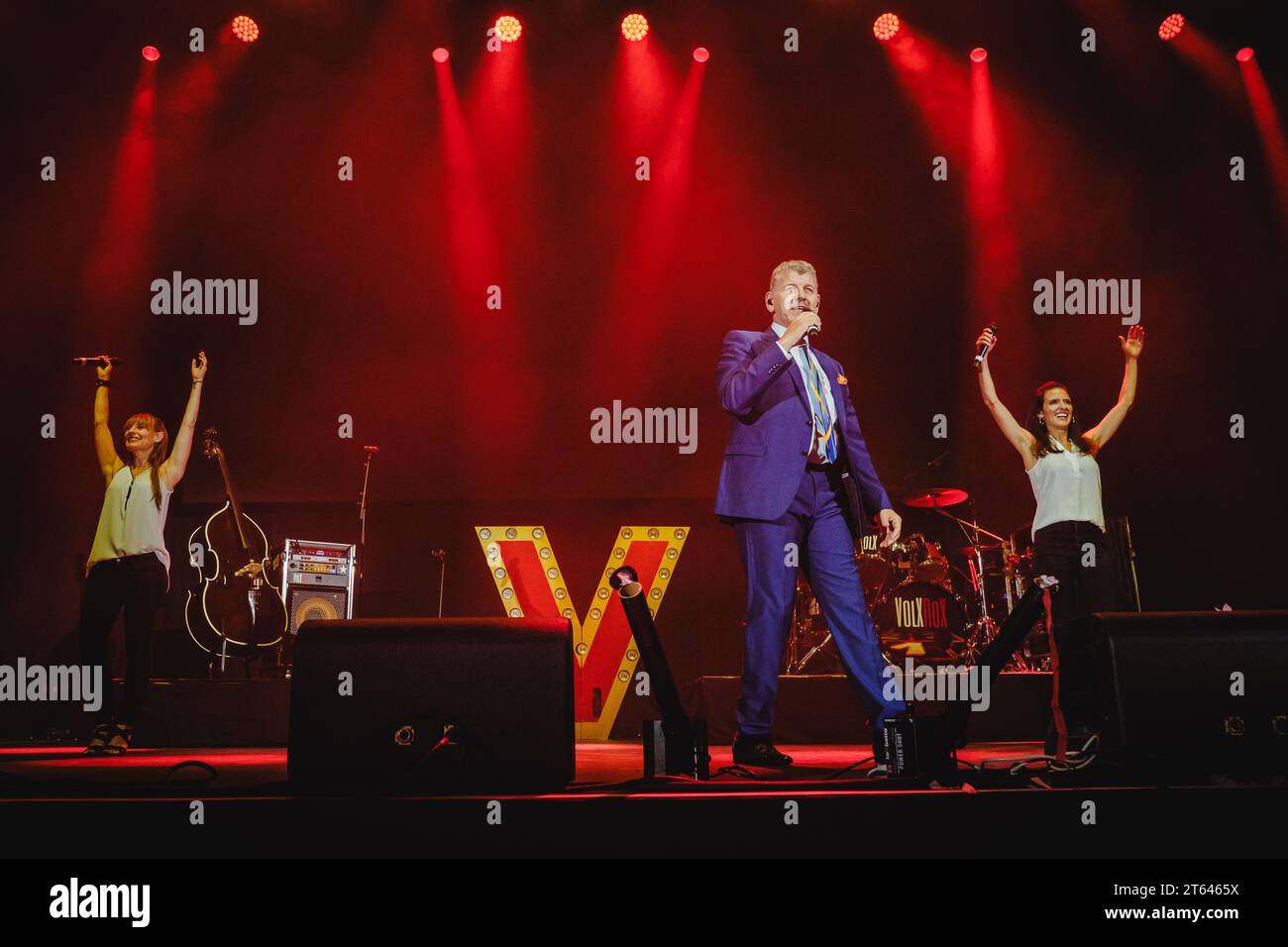 Zürich, Schweiz. Oktober 2023. Der argentinisch-Tiroler Schlagersänger Semino Rossi konzertiert während der Großen Schlagerparty 2023 im Hallenstadion Zürich. (Foto: Gonzales Foto - Tilman Jentzsch). Stockfoto