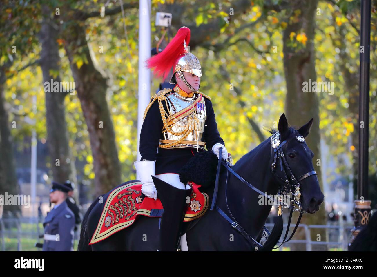 London, Großbritannien. November 2023. Die erste staatliche Eröffnung des Parlaments für König Karl III. Seit seiner Krönung. Die King's Guards kehren zum Buckingham Palace zurück. Stockfoto