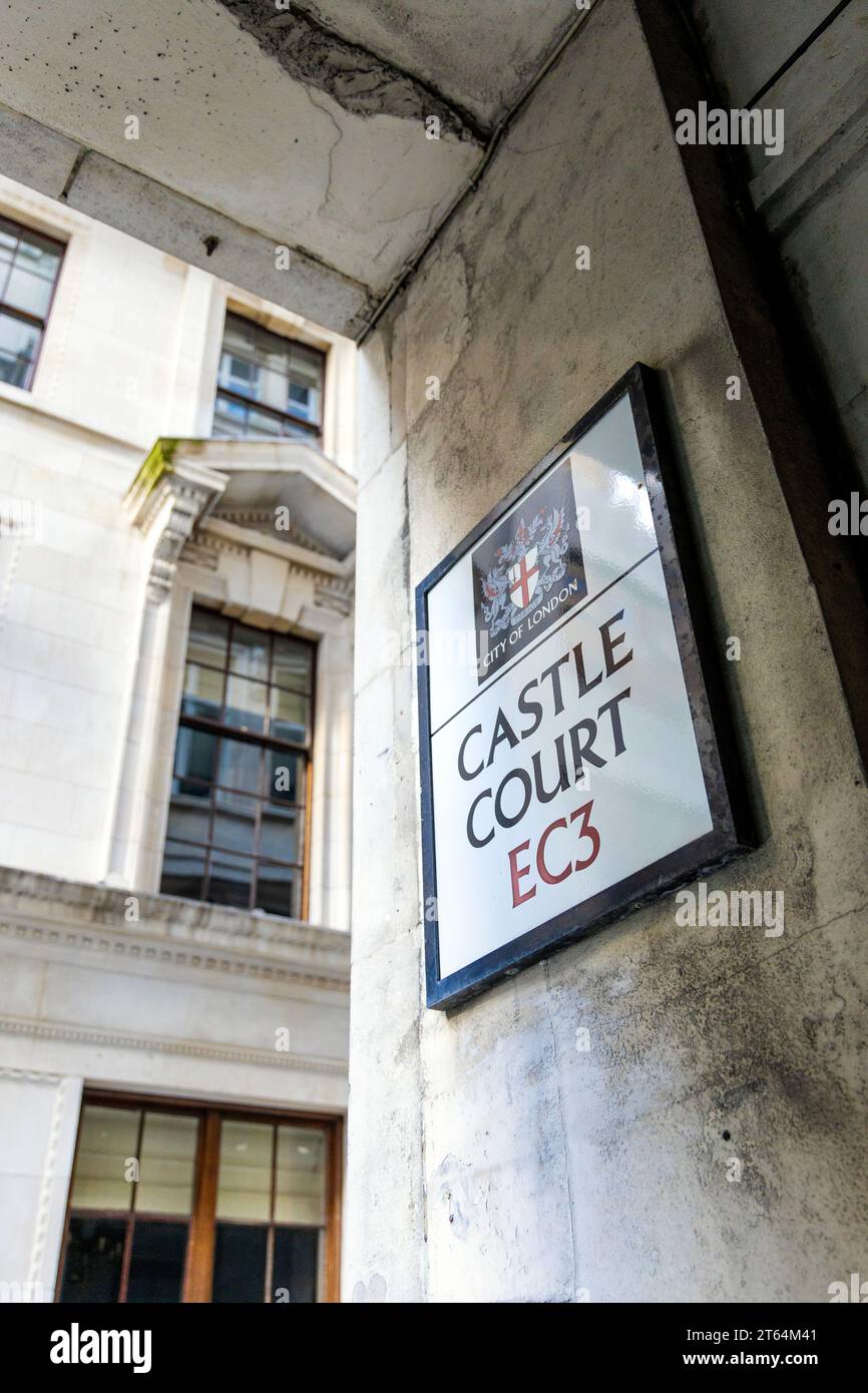 Straßenschild für Castle Court Passage in der Square Mile, City of London, England Stockfoto