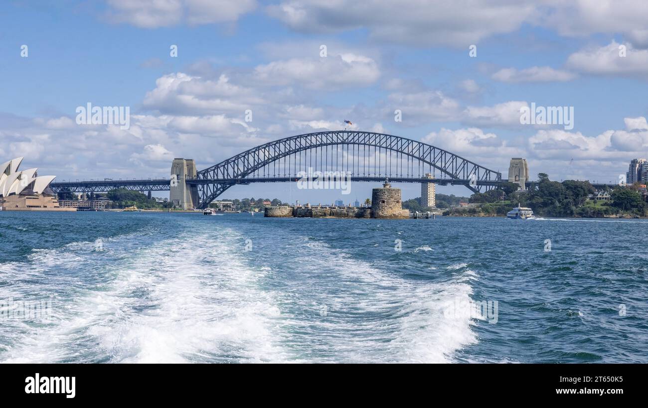 Sydney Harbour Bridge, Sydney Opera House und Fort Denison sind drei berühmte und historische Wahrzeichen in Sydney, NSW, Australien Stockfoto