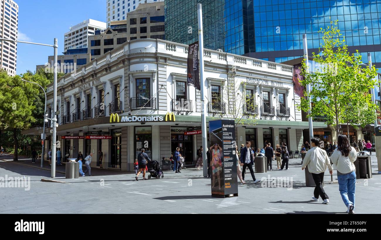 Unternehmen, in denen Sie Speisen und Getränke in Circular Quay, CBD, Sydney, NSW, Australien kaufen können Stockfoto