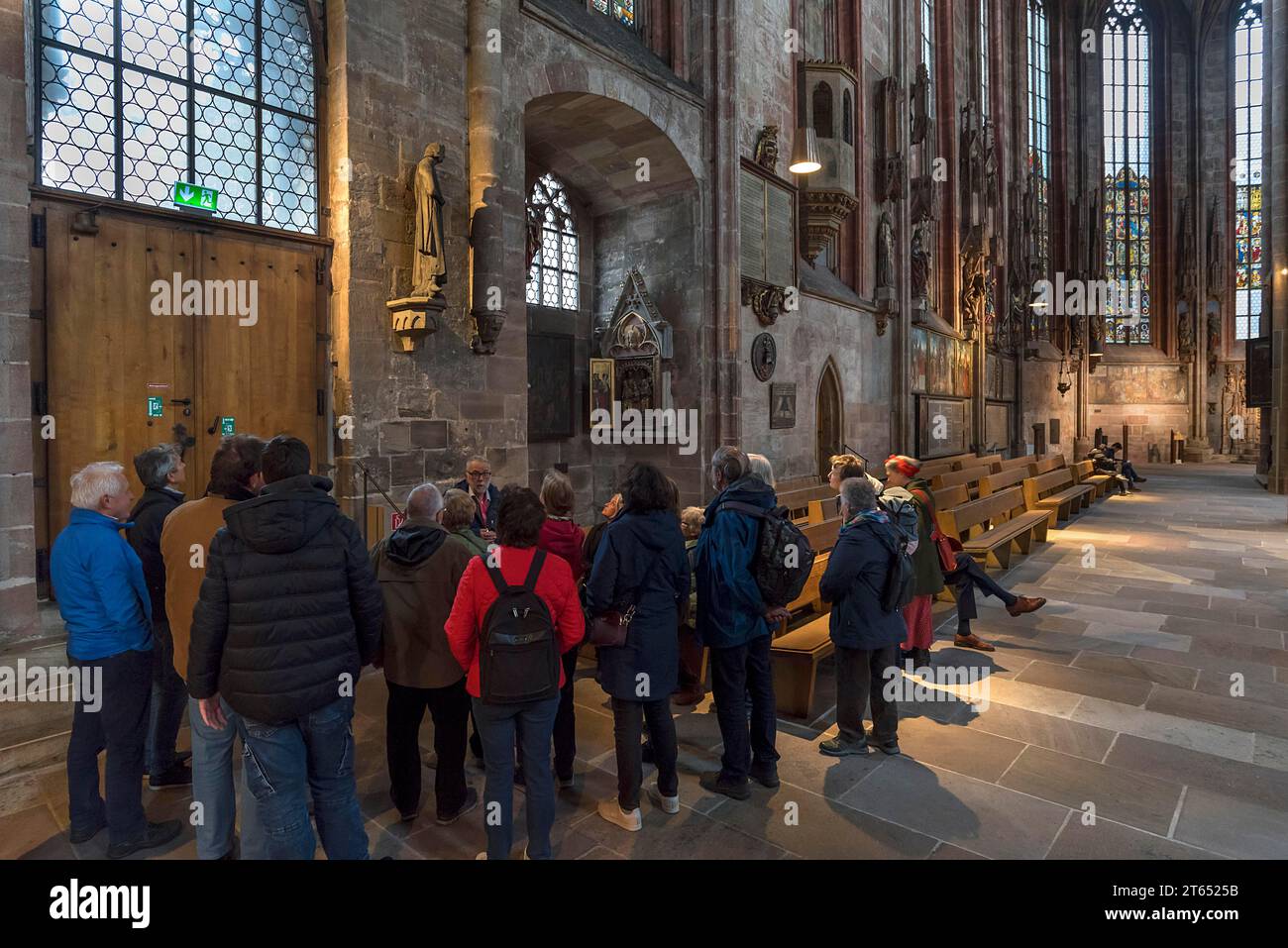 Führung durch die Sebaldus-Kirche, Nürnberg, Mittelfranken, Bayern, Deutschland Stockfoto