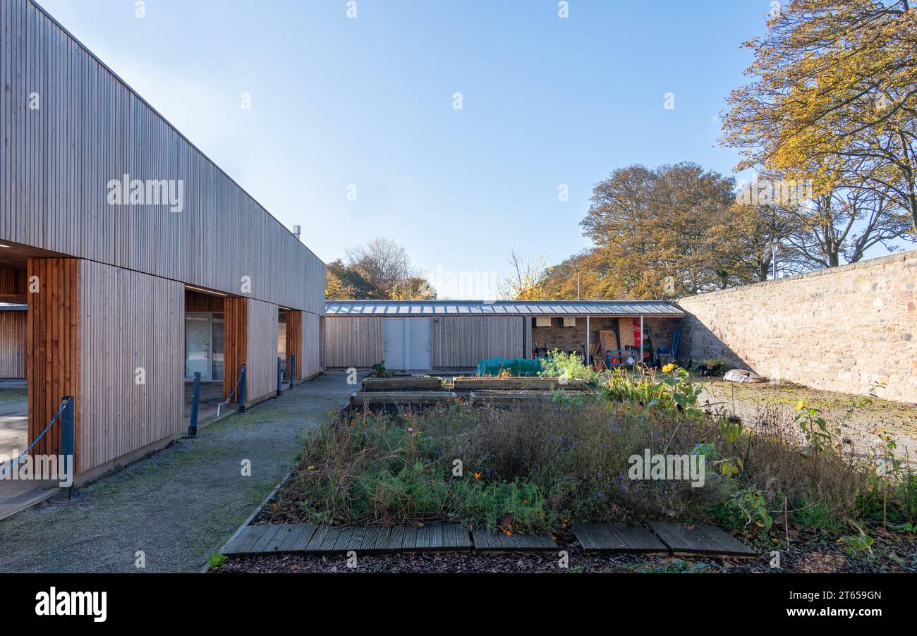 Edinburgh, Schottland, Großbritannien - Besuchereinrichtungen im Saughton Park von Sutherland Hussey Harris, im Herbst Stockfoto