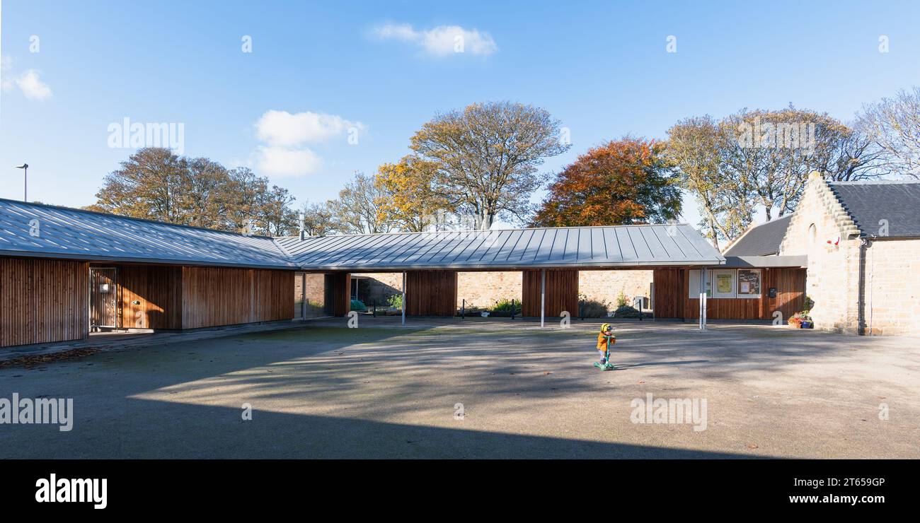 Edinburgh, Schottland, Großbritannien - Besuchereinrichtungen im Saughton Park von Sutherland Hussey Harris, im Herbst Stockfoto