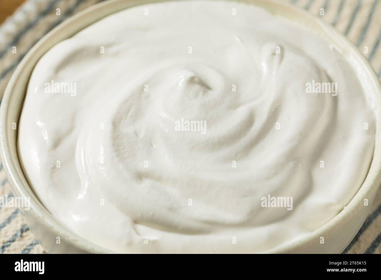 Süßes White Schlagsahne Dessert in einer Schüssel Stockfoto