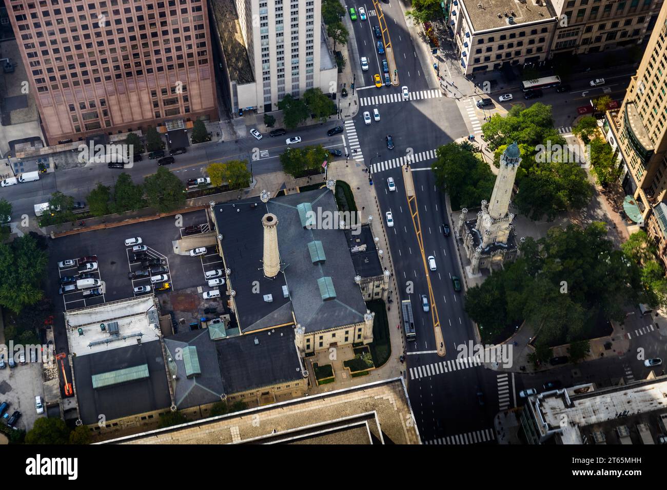 875 North Michigan Avenue ist die Adresse des John Hancock Center. Von der Aussichtsplattform im 94. Stock haben Sie einen guten Überblick über Chicagos Gebäude. Chicago, Usa Stockfoto