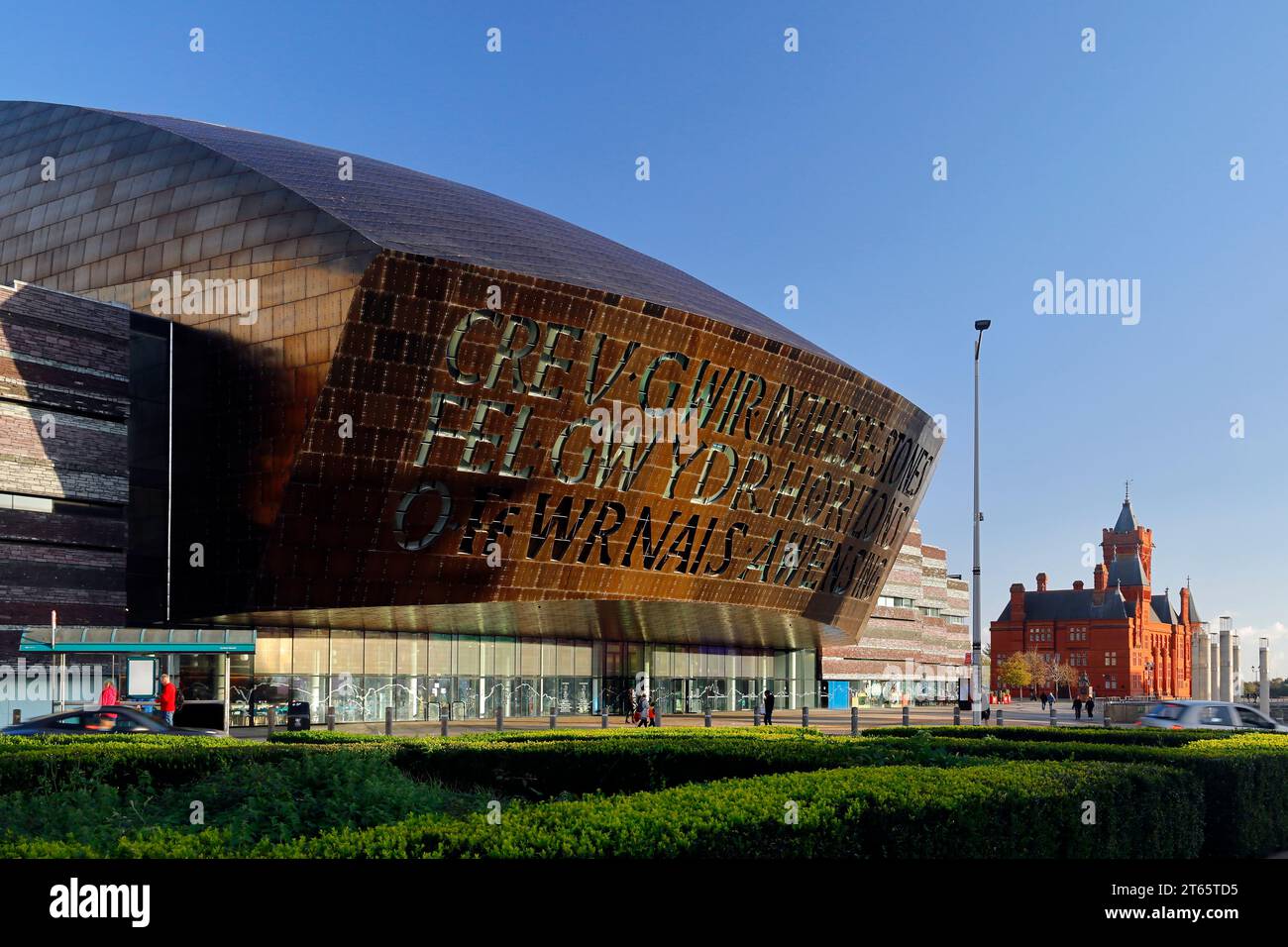 Das Millennium Centre, Cardiff Bay. Theater, Konzerthalle und Heimstadion der Welsh National Opera. (WNO). Vom November 2023. Herbst Stockfoto