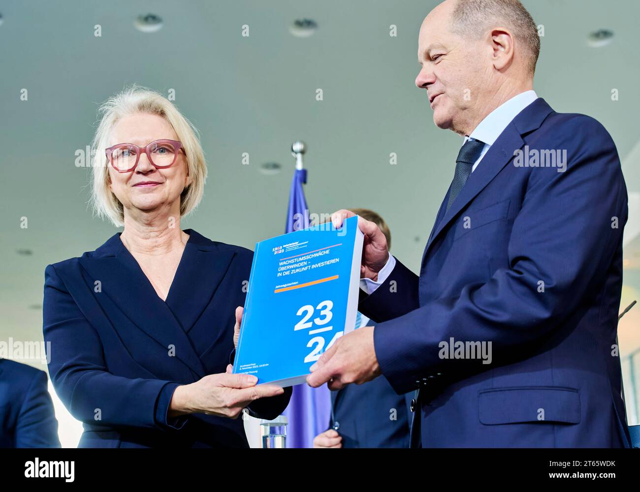 Postspannende Monika Schnitzer Afd Bild