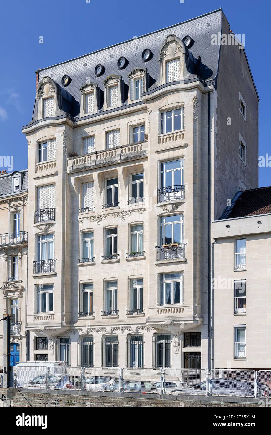 Nancy, Frankreich – Wohngebäude im Jugendstil, erbaut 1908 von Joseph Hornecker. Stockfoto