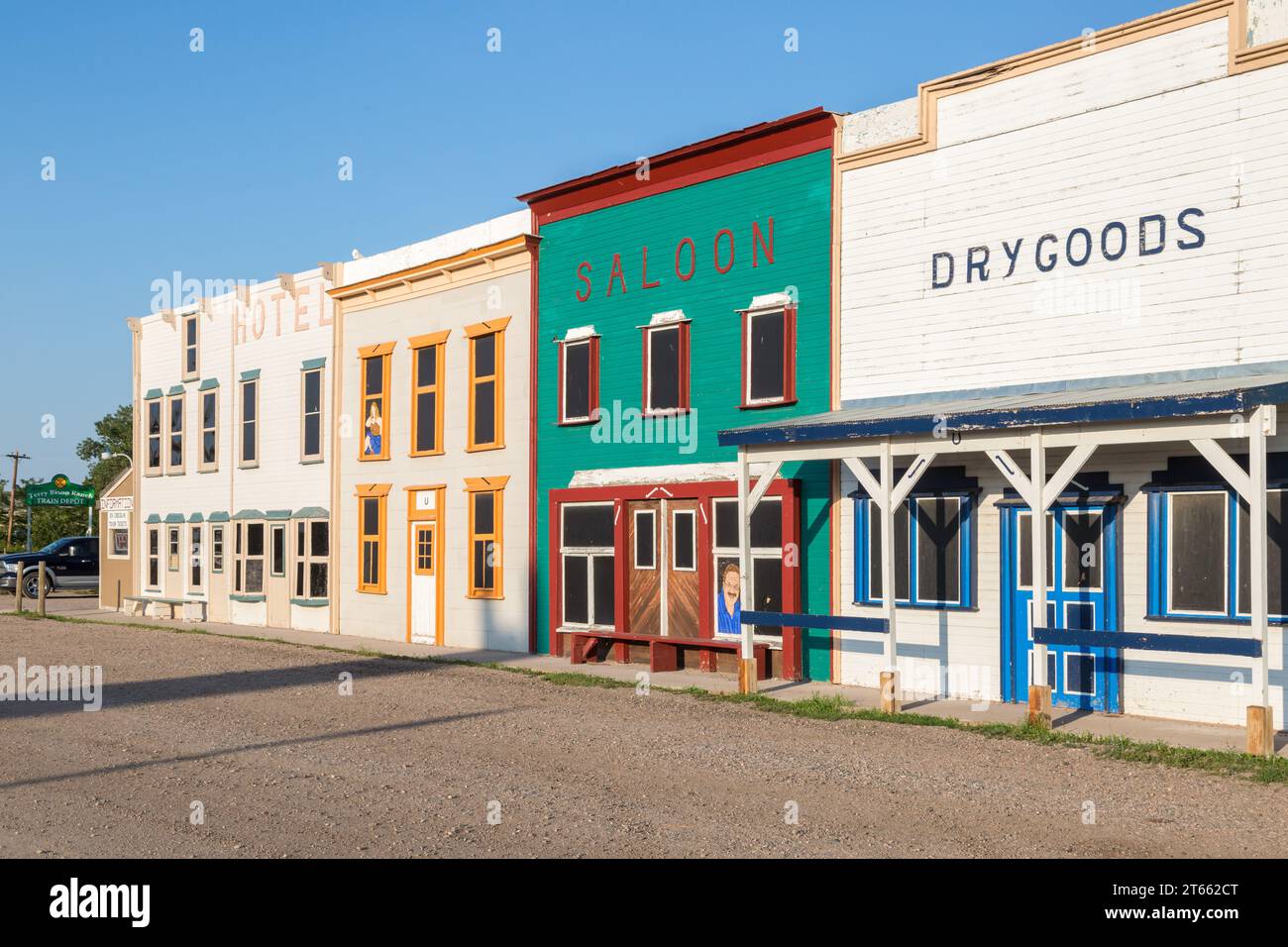 Falsche Fronten von Geschäftsgebäuden im Terry Bison Ranch RV Park in der Nähe von Cheyenne, Wyoming Stockfoto