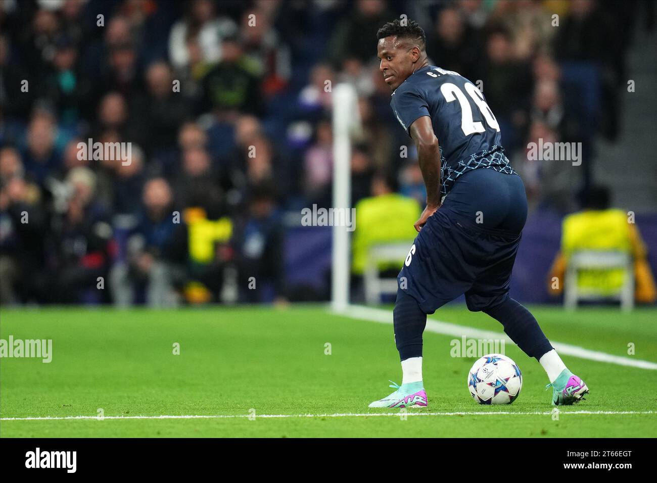 Madrid, Spanien. November 2023. Cristian Borja vom SC Braga spielte am 8. November 2023 im Santiago Bernabeu Stadion in Madrid, Spanien, während des UEFA Champions League-Spiels, Gruppe C, zwischen Real Madrid und Sporting Clube de Braga. (Foto: Bagu Blanco/PRESSINPHOTO) Credit: PRESSINPHOTO SPORTS AGENCY/Alamy Live News Stockfoto