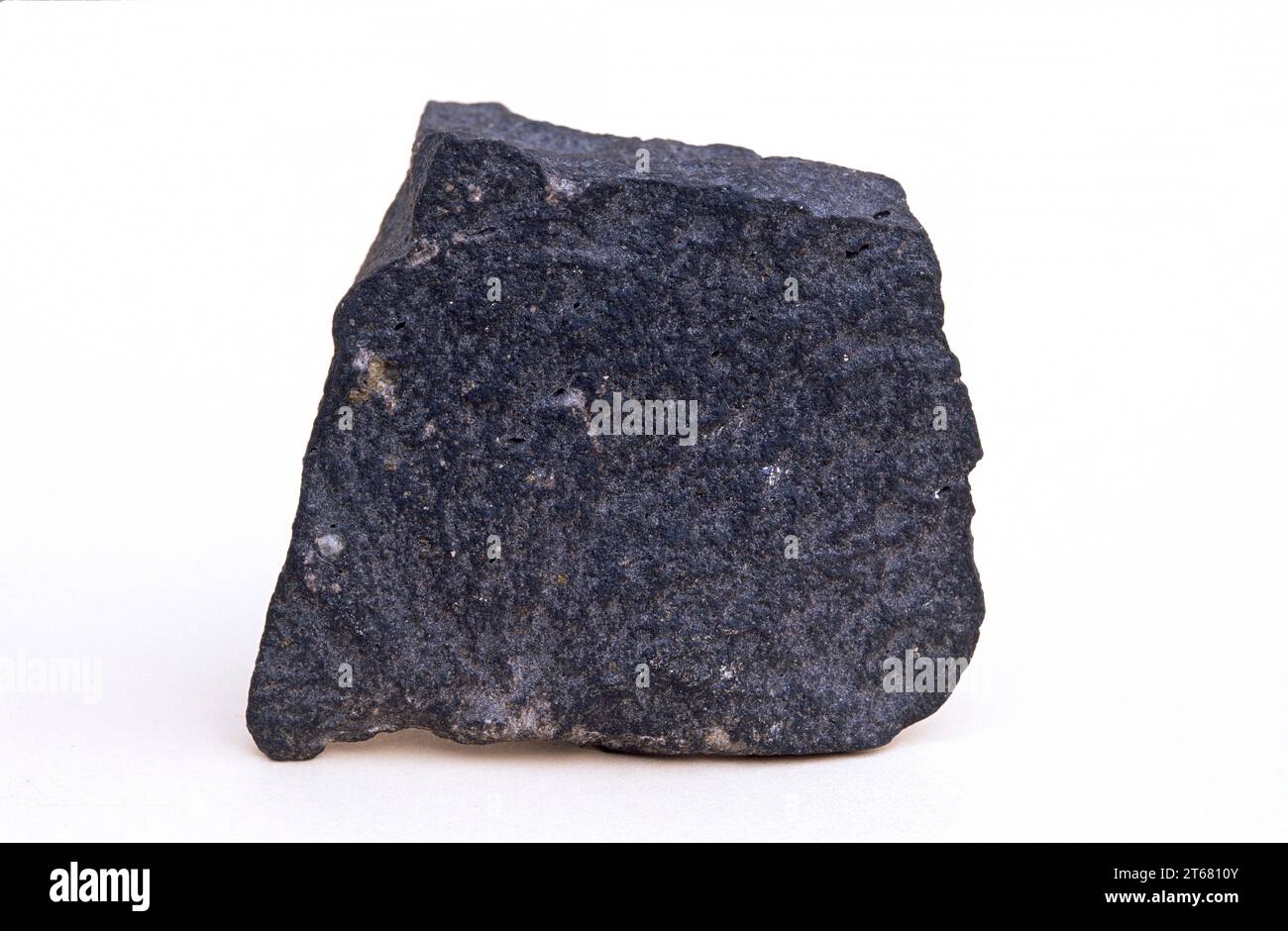 Basalt ist ein mafisches vulkanisches Gestein. Beispiel. Stockfoto