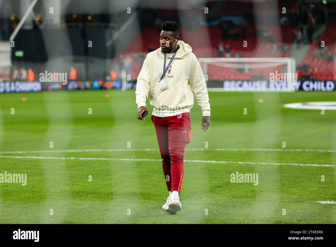 Kopenhagen, Dänemark. November 2023. Torhüter Andre Onana von Manchester United war vor dem Spiel der UEFA Champions League zwischen dem FC Kopenhagen und Manchester United in Parken in Kopenhagen zu sehen. (Foto: Gonzales Photo/Alamy Live News Stockfoto