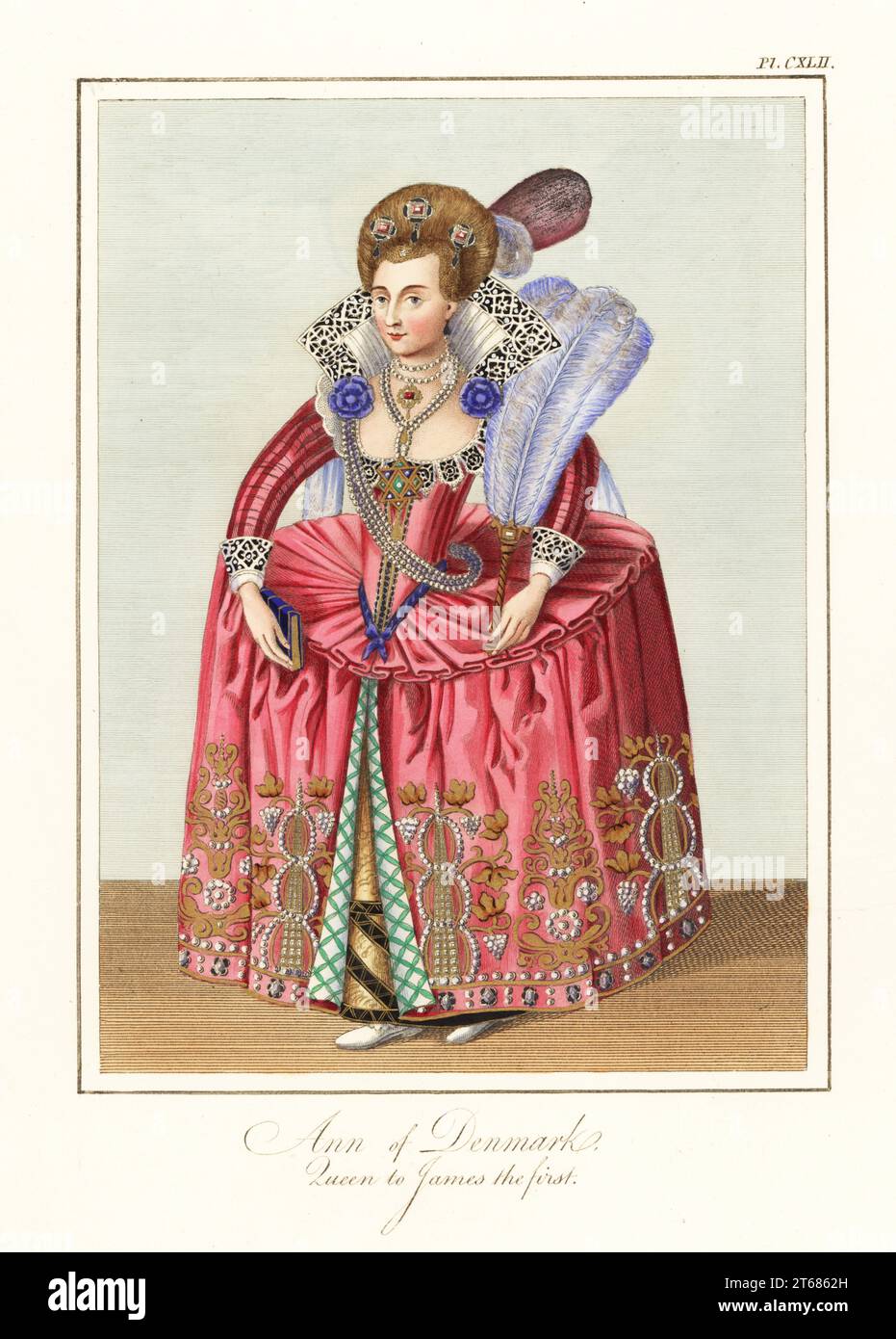 Anne von Dänemark, 1574-1619. Sie trägt ein zeremonielles Kleid mit hohem Spitzenkragen, bestickt mit kostbaren Juwelen, Perlenkette, hält ein Buch und Feder Fächer. Anna von Dänemark, Königin von König Jakob I. von England, Jakob VI. Von Schottland. Nach einem seltenen Druck von Renold Elstrack von ihr mit dem König im British Museum. Handkolorierter Stich von Joseph Strutt aus seiner vollständigen Ansicht des Kleides und der Gewohnheiten der Menschen von England, Henry Bohn, London, 1842. Stockfoto