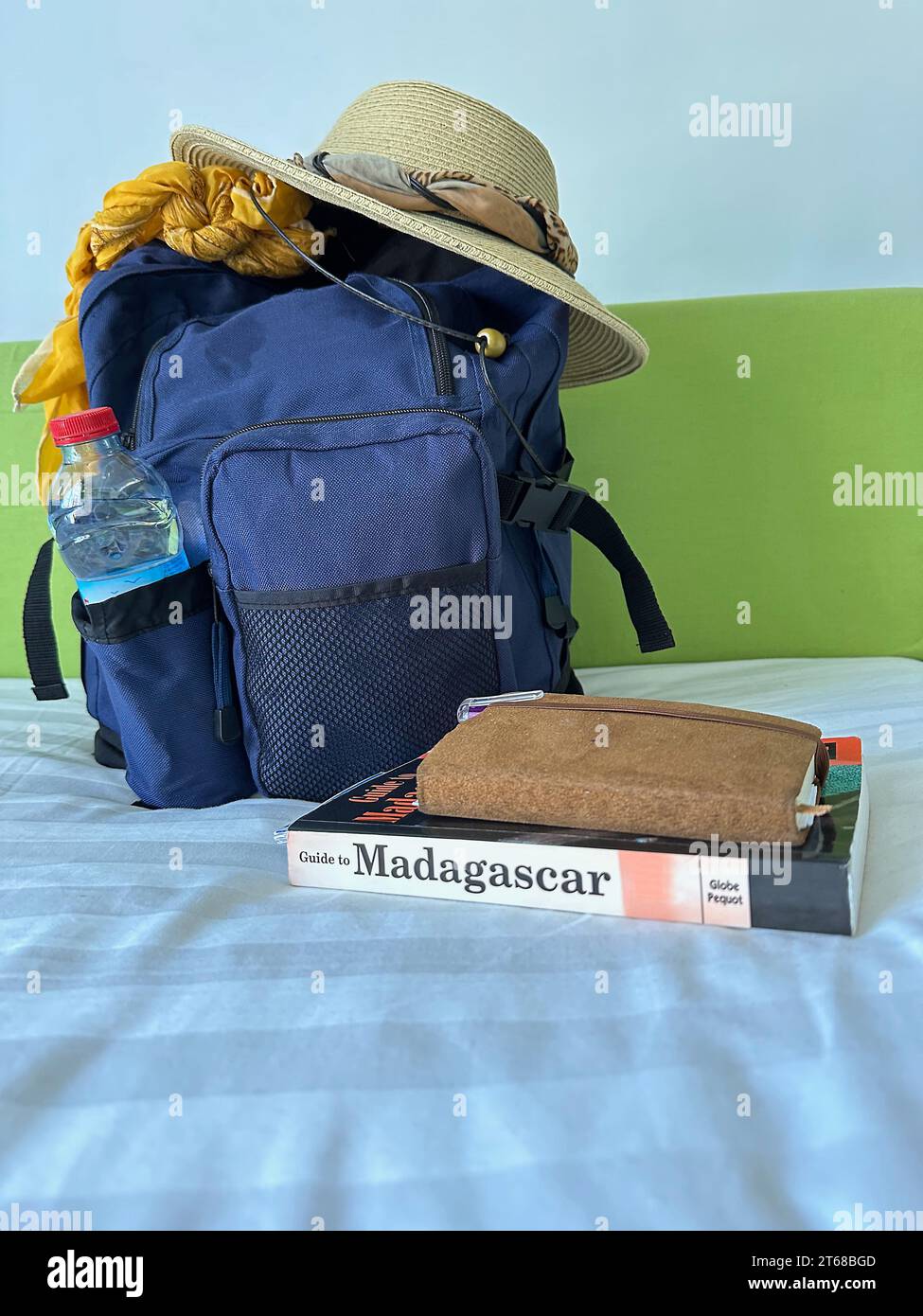 Rucksack bereit für eine Wanderung zu Madagaskar, Antananarivo, Madagaskar - September 2023 Stockfoto