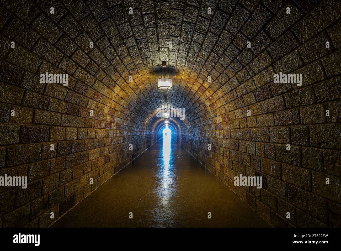 Im Inneren des historischen Reiches des Zweiten Weltkriegs wurde der Adlerhorsttunnel, der Hitlers Kehlsteinhaus-Tunnel in Berchtesgaden, den Bayerischen Alpen, errichtet. Stockfoto