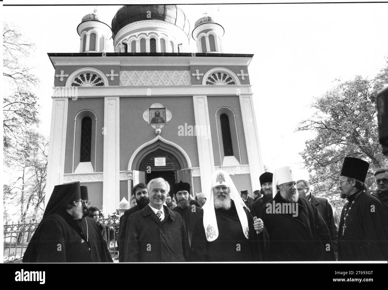 Der Patriarch der Russisch-Orthodoxen Kirche Alexei II. Mit Premierminister Manfred Stolpe (l.) auf dem Kapellberg in der Alexander-Newski-Kirche. Auslandsbesuch. Auswärtige Beziehungen. Foto: MAZ/Christel Köster, 22.11.1995 [automatisierte Übersetzung] Stockfoto