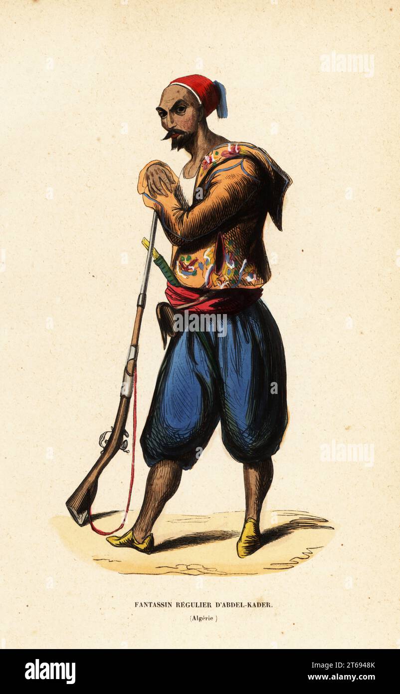 Regulärer Infanterist in der algerischen Widerstandsarmee von Emir Abdelkader im Kampf gegen den französischen Kolonialismus. In fès, Jacke mit Kapuze, Culottes, bewaffnet mit Schwert und Muskete. Fantassin Regulier dAbdel-Kader, Algerie. Handkolorierter Holzschnitt von Auguste Wahlen's Moeurs, Usages et Kostüumes de tous les Peuples du Monde, Librairie Historique-Artistique, Brüssel, 1845. Wahlen war das Pseudonym von Jean-Francois-Nicolas Loumyer (1801–1875), einem Schriftsteller und Archivar des belgischen Heraldischen Departements. Stockfoto
