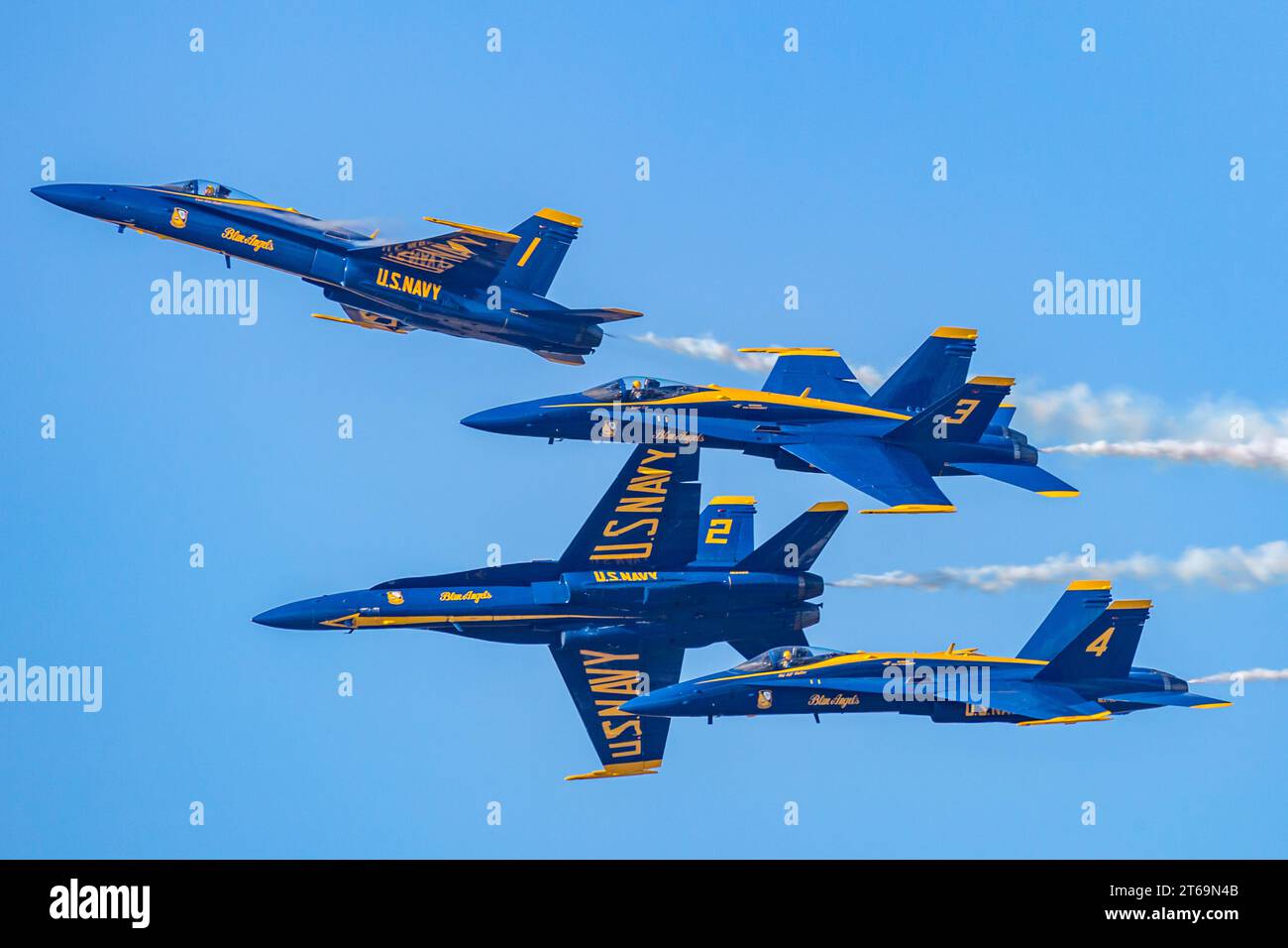 Blue Angels fliegen in Formation bei der Homecoming Flugschau in Pensacola, Florida Stockfoto