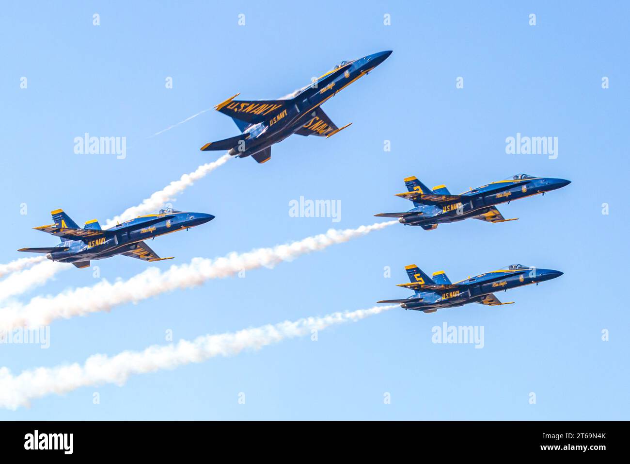 Blue Angels fliegen in Formation bei der Homecoming Flugschau in Pensacola, Florida Stockfoto