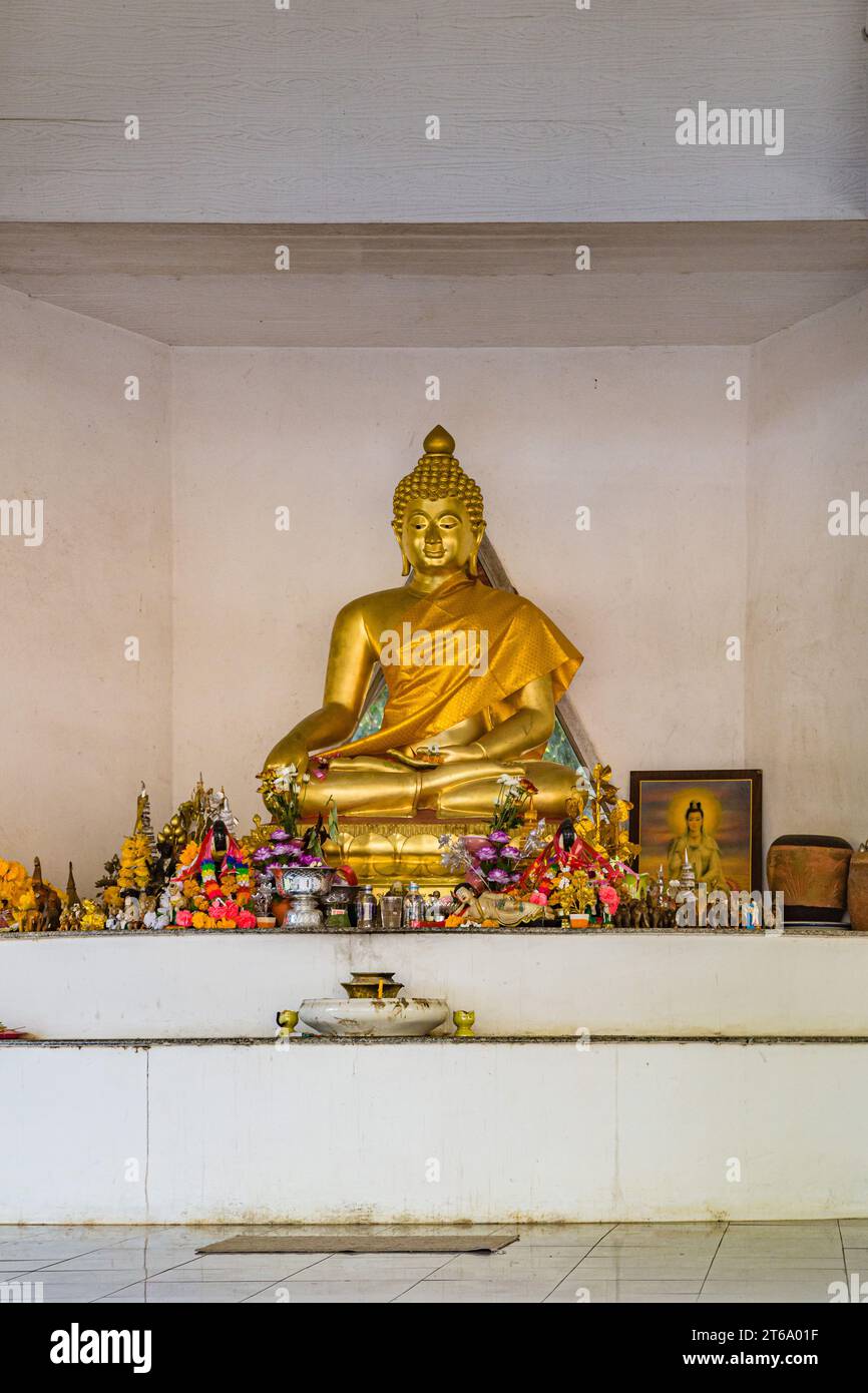 Buddah-Schrein in der Hall of Buddah Bild auf dem Campus der CRRU Shiangrai Rajabhat Universität in Chiang Rai, Thailand Stockfoto