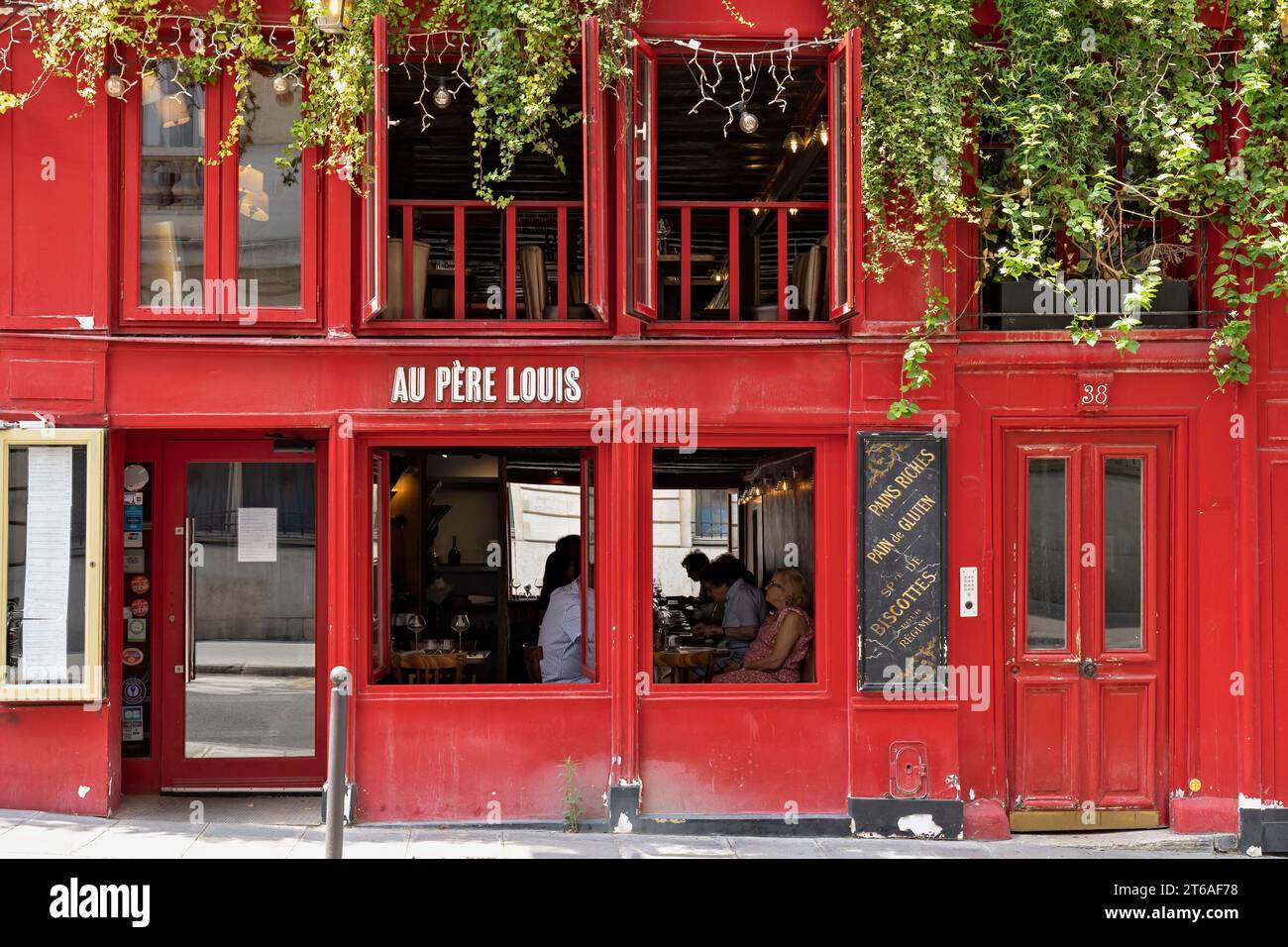 Au Pere Louis, traditionelles französisches Restaurant und Weinbar. Downtown District, 6. Arrondissement. Paris, Ile de France, Frankreich, Europa, Europäische Union Stockfoto