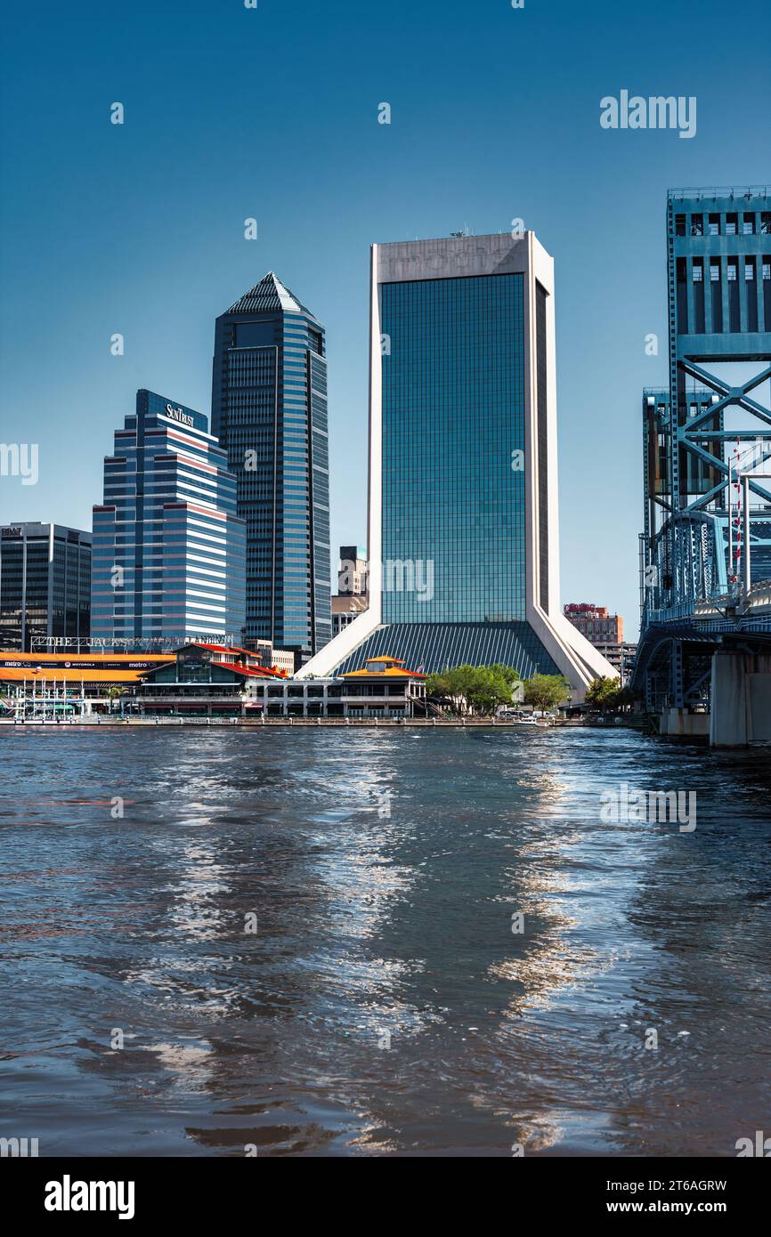 Skyline von Jacksonville Florida USA an einem sonnigen Tag. Stockfoto