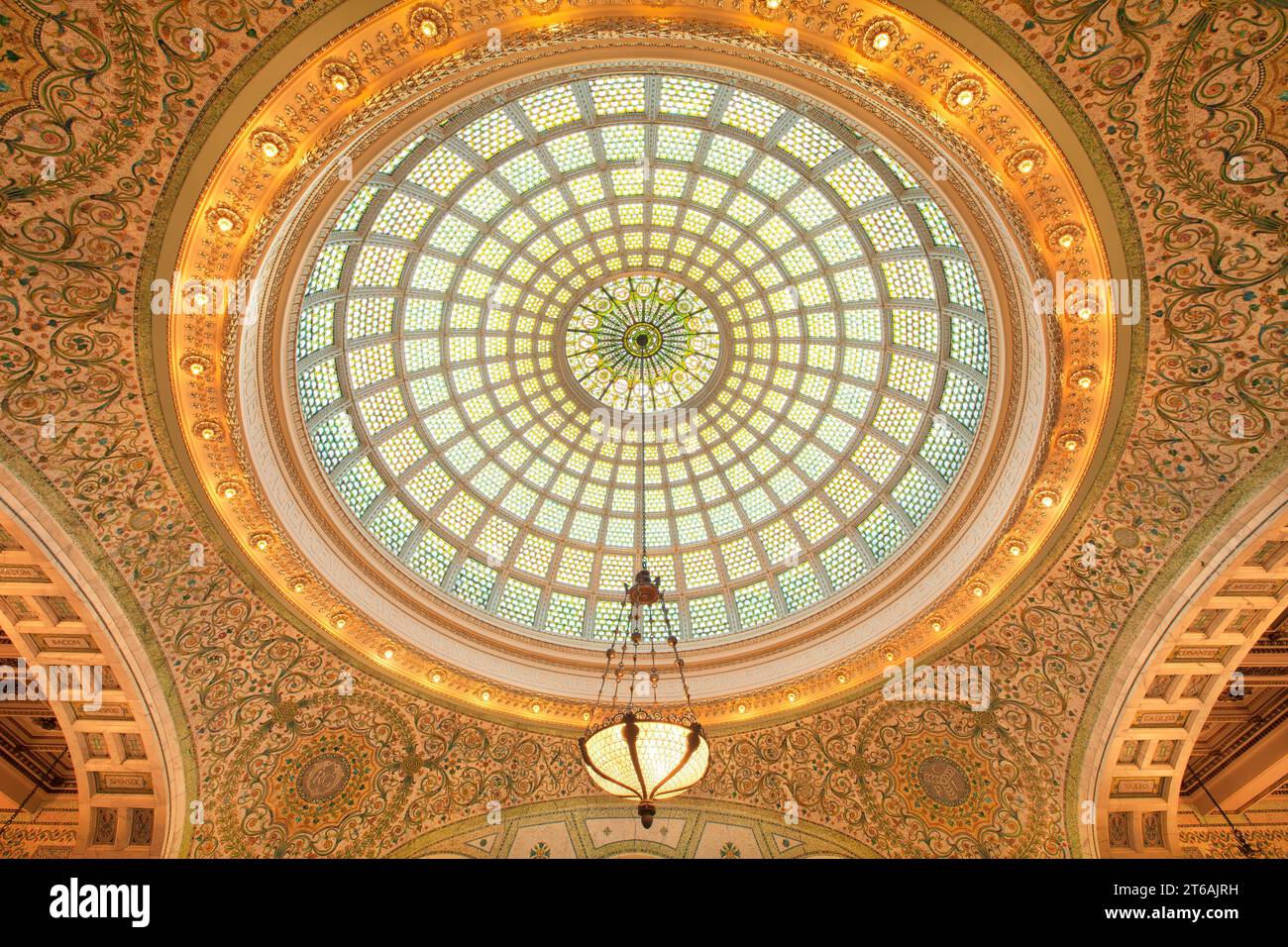 Oberlicht in der Preston Bradley Hall im Chicago Cultural Center, Illinois, USA. Stockfoto