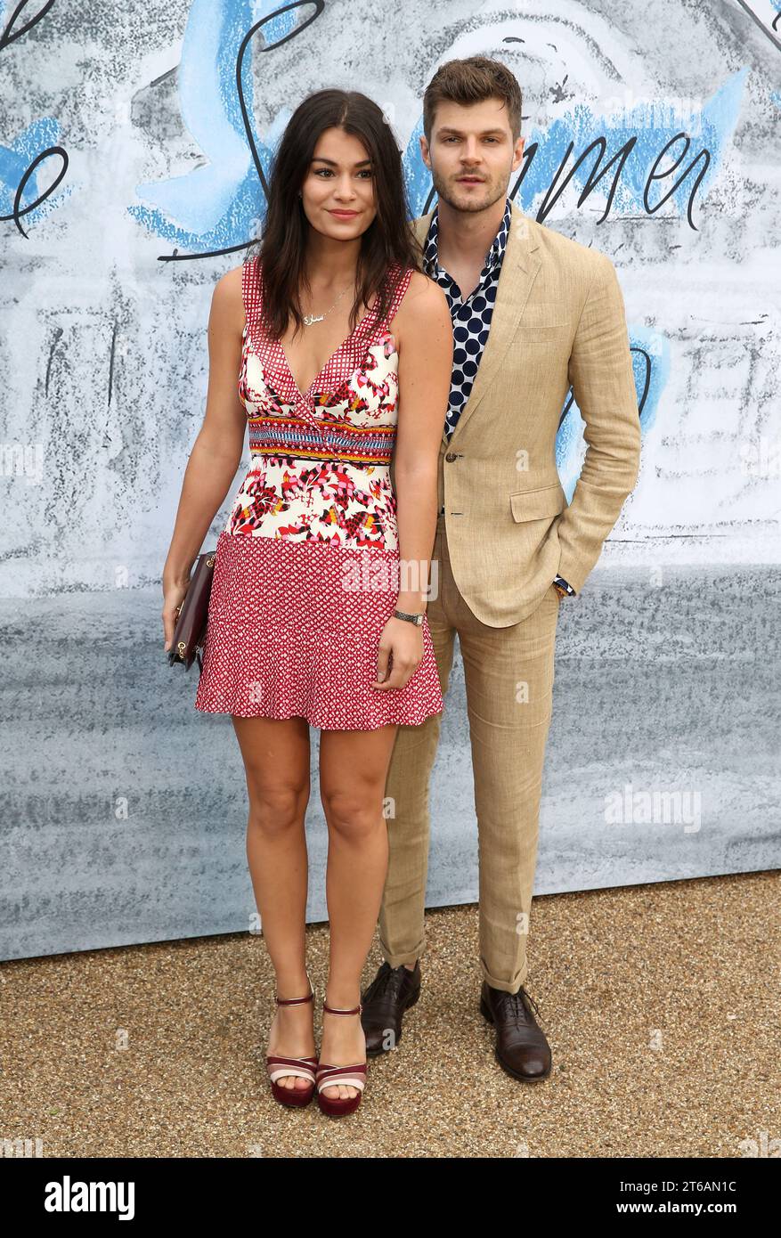 Sarah Tarleton und Jim Chapman nehmen an der Summer Party 2019 Teil, die von Serpentine Galleries und Chanel in der Serpentine Gallery in London veranstaltet wird. Stockfoto