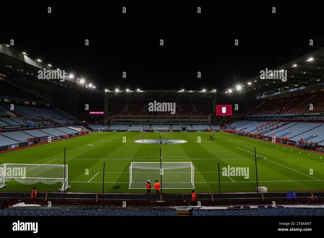 Eine allgemeine Ansicht des Villa Park, Heimstadion von Aston Villa vor dem Spiel der UEFA Europa Conference League Aston Villa gegen AZ Alkmaar in Villa Park, Birmingham, Großbritannien, 9. November 2023 (Foto: Gareth Evans/News Images) Stockfoto