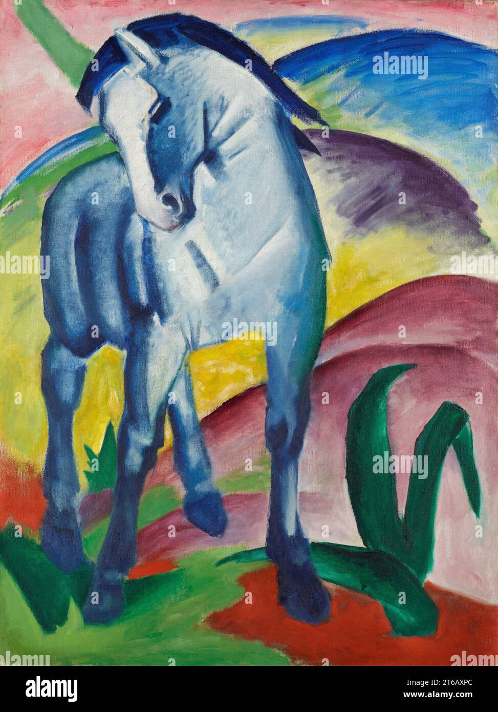 Titel: Blaues Pferd Künstler: Franz Marc (1880-1916) / deutscher Ort: Stadtische Galerie im Lenbachhaus, München Medium: Öl auf Leinwand Datum: 1911 n. Chr. (20. N. Chr.) Maße: 112,5 x 84,5 cm Stockfoto