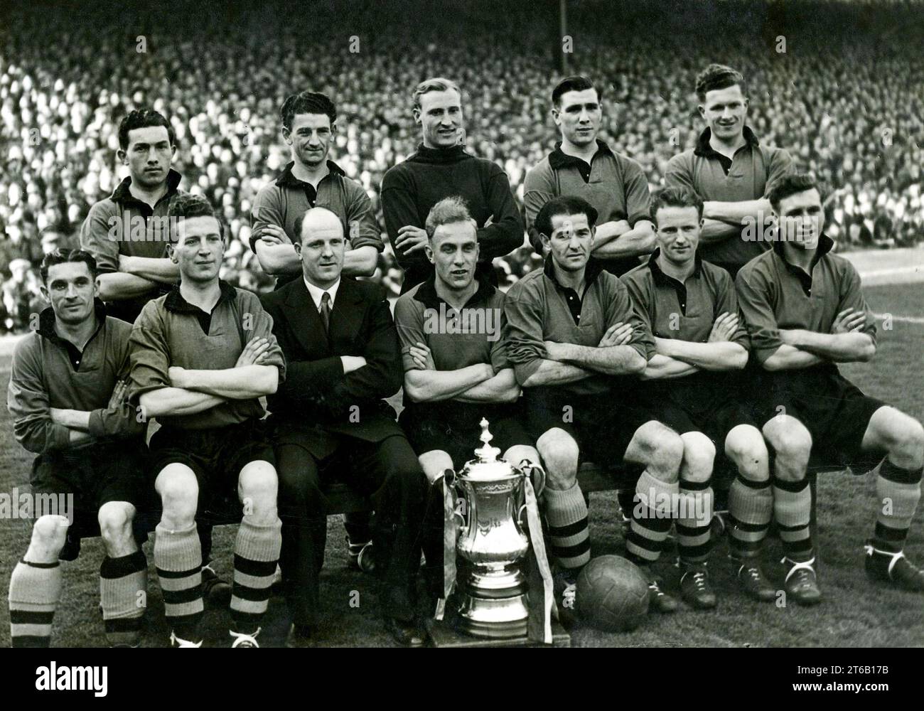 Wölves FA Cup Gewinner 1949. Hintere Reihe LtoR Billy Crook, Roy Pritchard, Bert Williams, Bill Shorthouse, Terry Springthorpe. Front Johnny Hancocks Sam Smyth, Stan Cullis, Billy Wright, Jesse Pye, Jimmy Dunn und Jimmy Mullen. Stockfoto