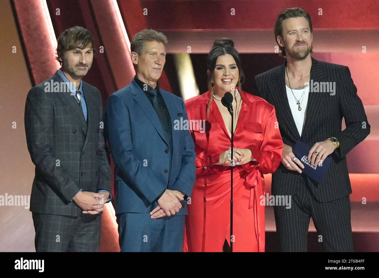 November 2023: Nashville, Tennessee: Dave Haywood, Gerry Turner, Hillary Scott, Charles Kelley. 57. Jährliche CMA Awards in der Bridgestone Arena. (Kreditbild: © AdMedia via ZUMA Press Wire) NUR REDAKTIONELLE VERWENDUNG! Nicht für kommerzielle ZWECKE! Stockfoto