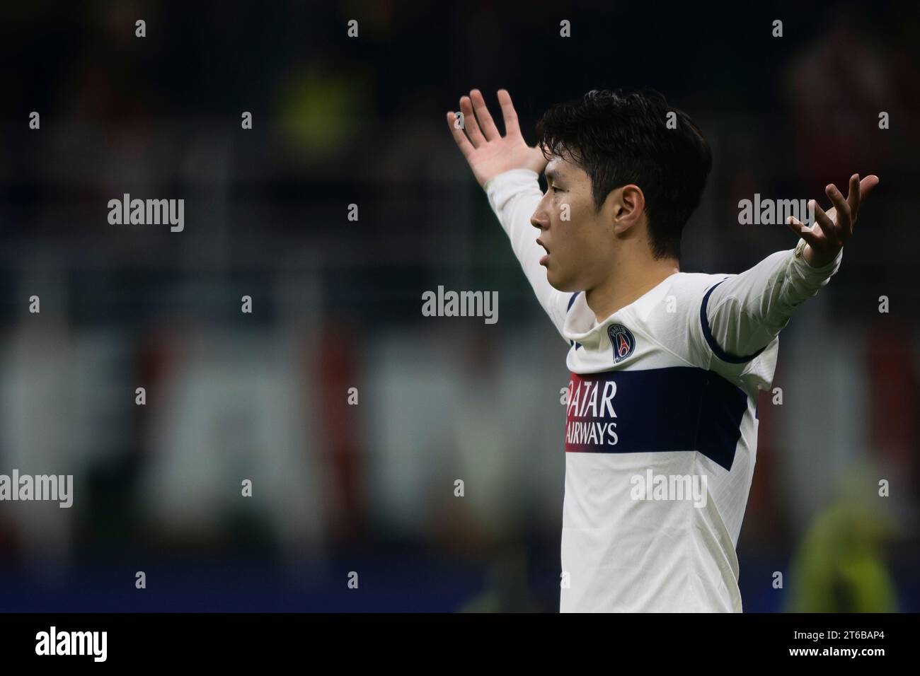 Lee Kang-in von Paris Saint-Germain FC reagiert auf das Spiel der UEFA Champions League zwischen dem AC Milan und Paris Saint-Germain FC. Stockfoto